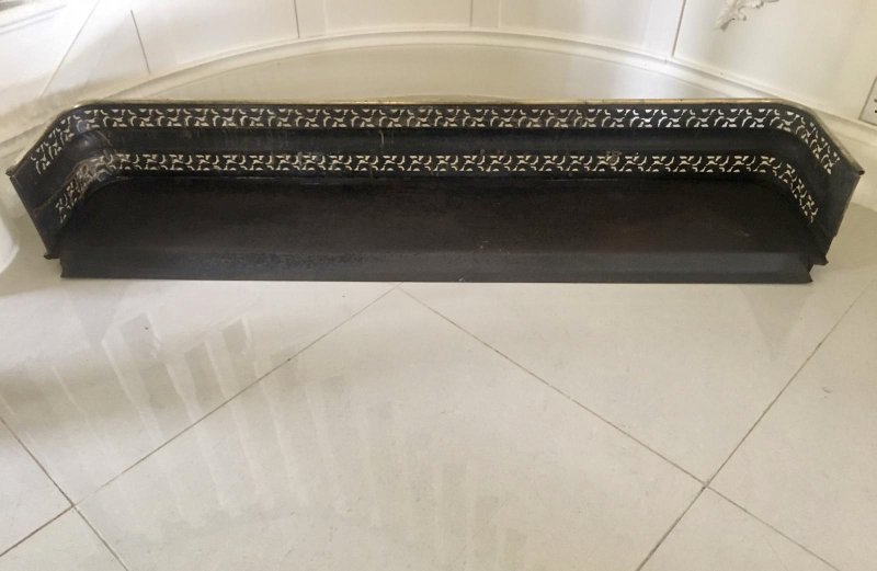 Antique Quality Regency Brass Fender - Image 6